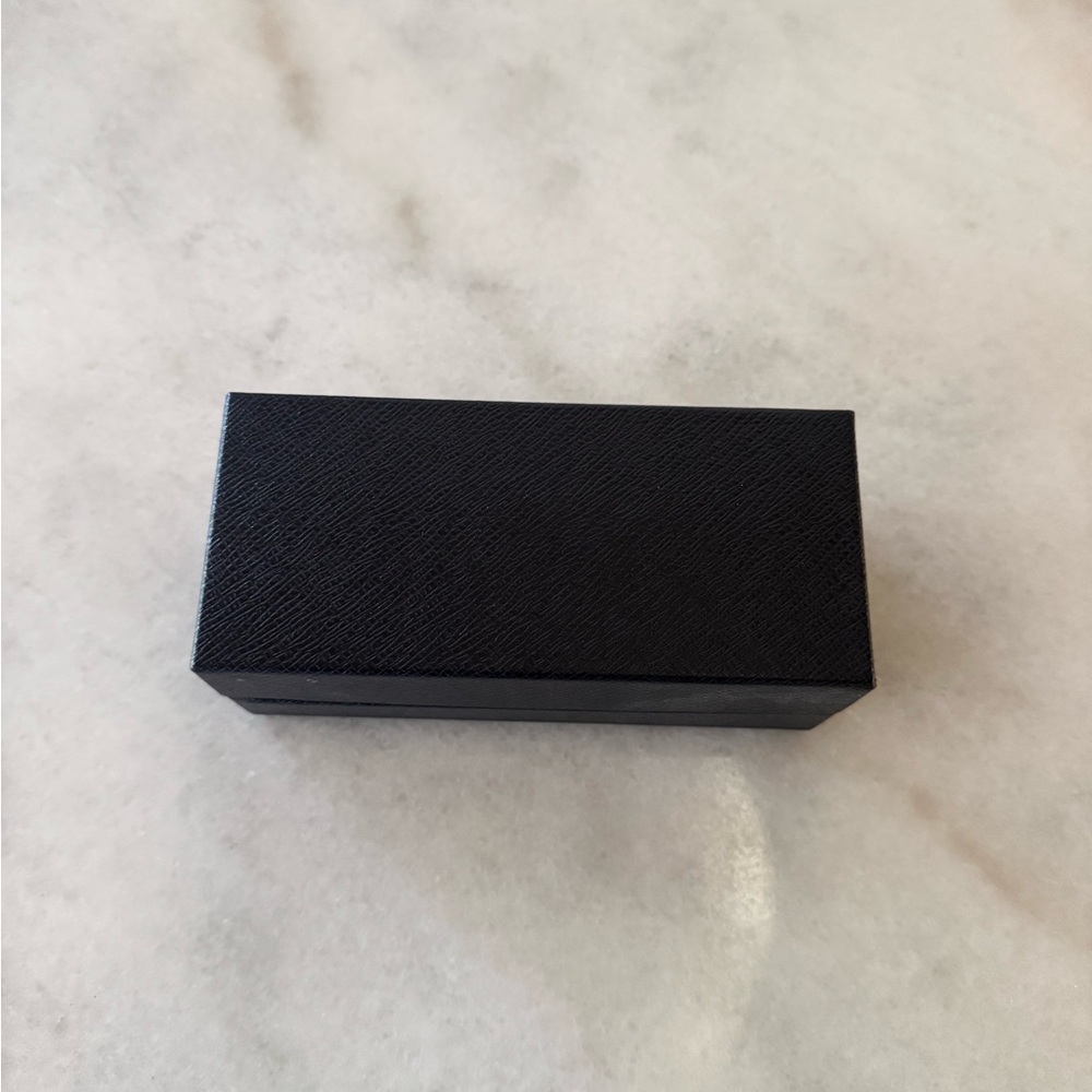 Small Prada Box - Picture 4 of 4